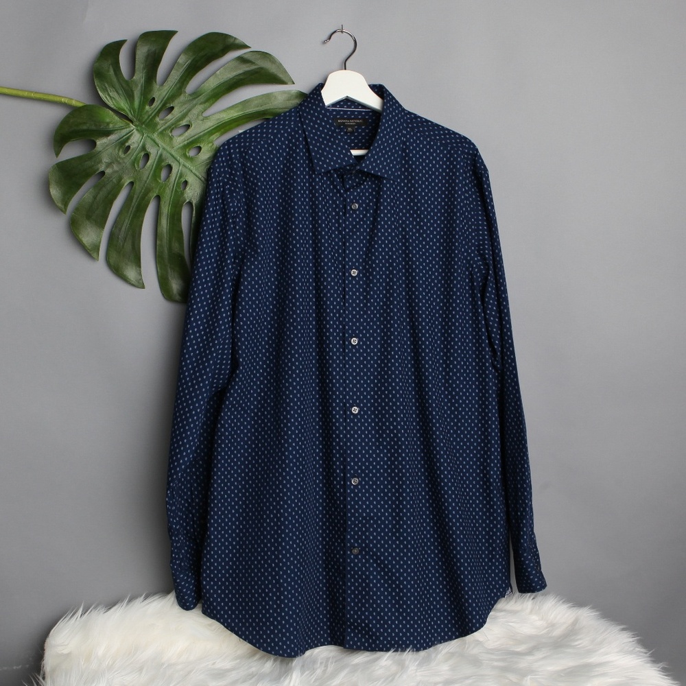 Banana Republic Navy Blue Oxford mini paisley